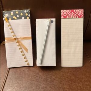 New Hallmark set of 3 memo pad sets